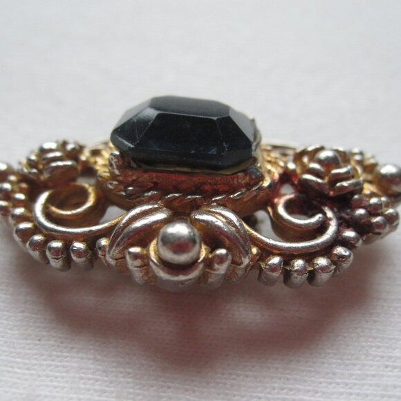 unique old 1.5" Blue Sapphire type stone with Scrollwork Pin Brooch - Picture 2 of 3